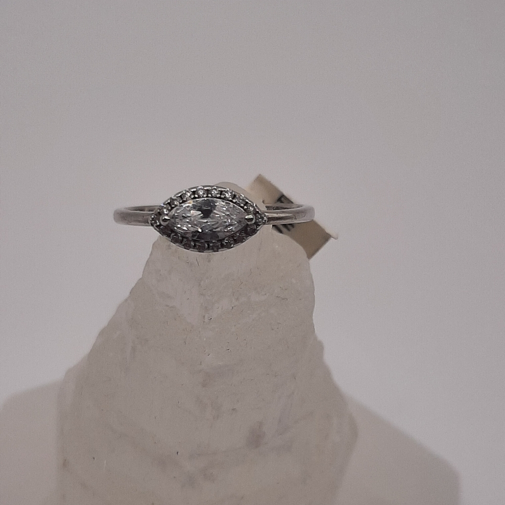 R824 Sterling Silver Ring - Charmed Aroma